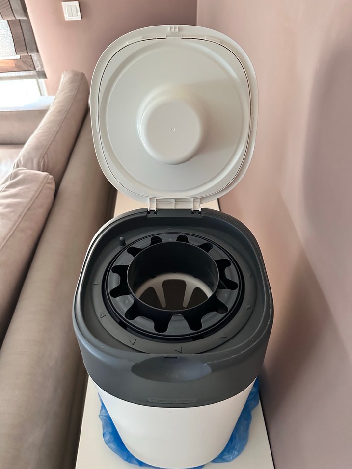 Kartuş ve poşet hediyeli Tomee tippee Bebek Bezi çöp kovası - Görsel 3