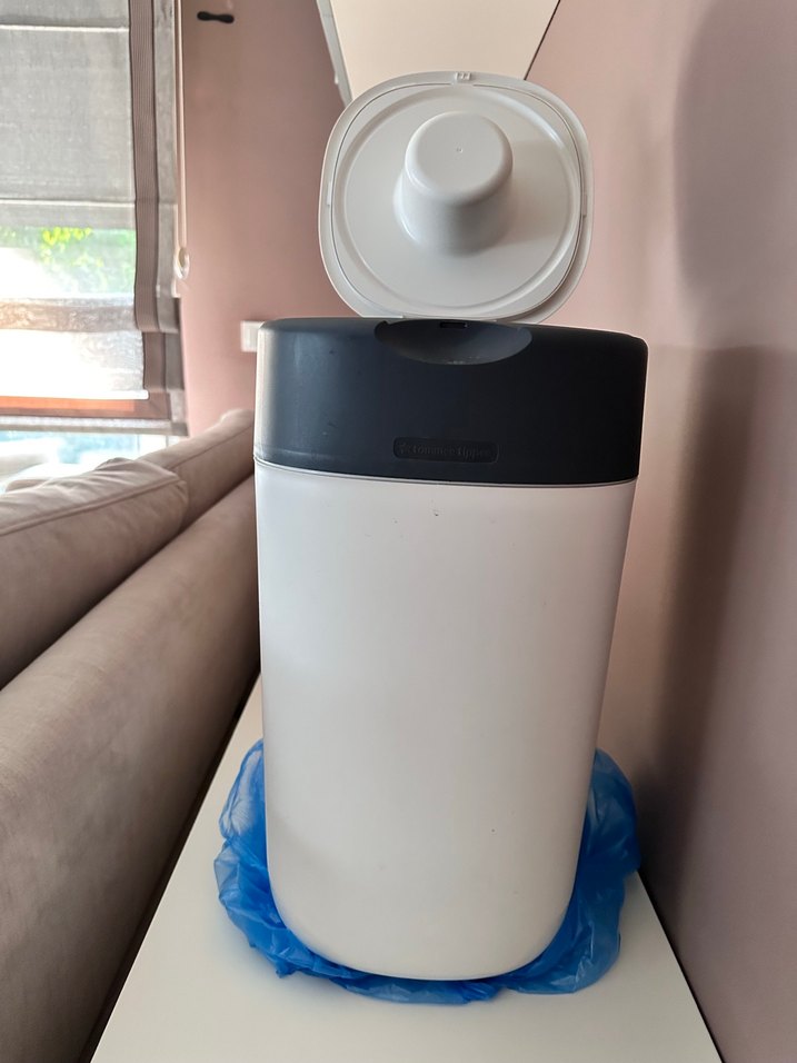 Kartuş ve poşet hediyeli Tomee tippee Bebek Bezi çöp kovası - Görsel 2