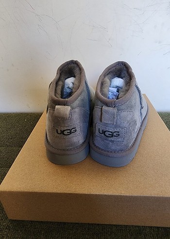 40 Beden Ugg bot
