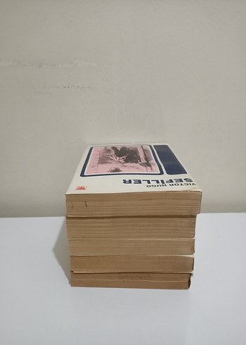 Beden Renk Hugo Sefiller Kitap Seti - 5 Cilt
