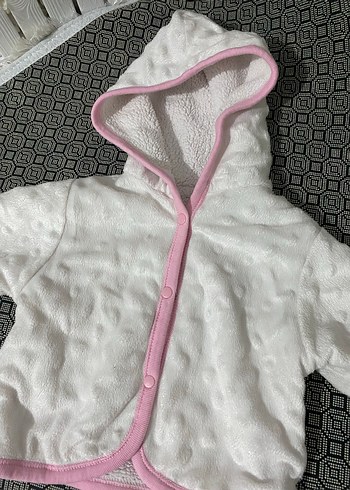 Beyaz düğmeli bebek kalın hırka - Görsel 2