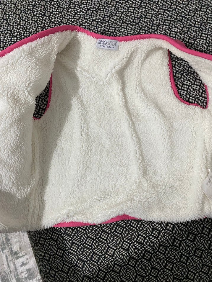 Düğmeli Pembe Kız Çocuk Yeleği - Görsel 3