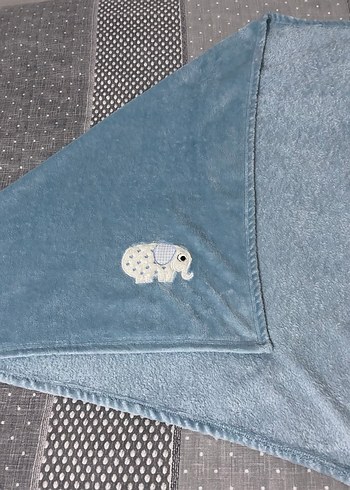 Mavi Nakışlı Bebek Battaniyesi - Görsel 3