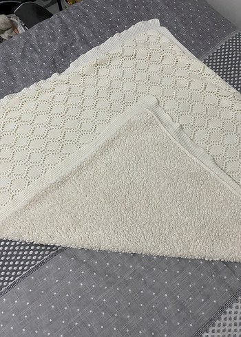 Beyaz Örgü Çocuk Battaniyesi - Görsel 2
