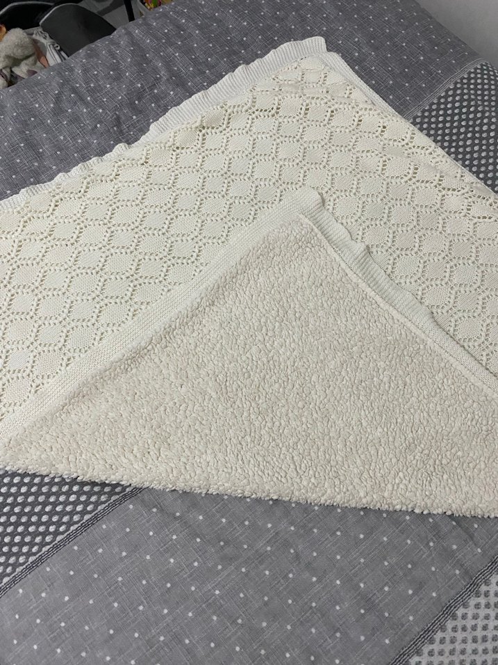 Beyaz Örgü Çocuk Battaniyesi - Görsel 2