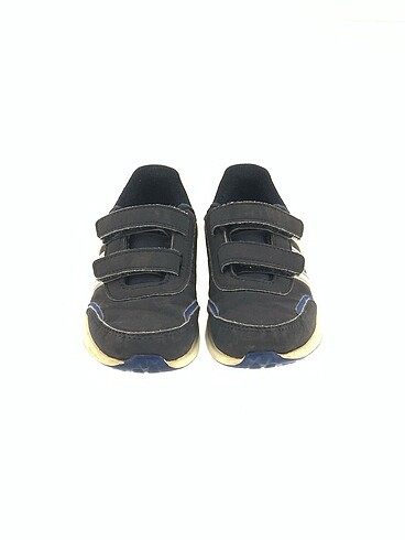 26 Beden Adidas Spor Ayakkabı %70 İndirimli.