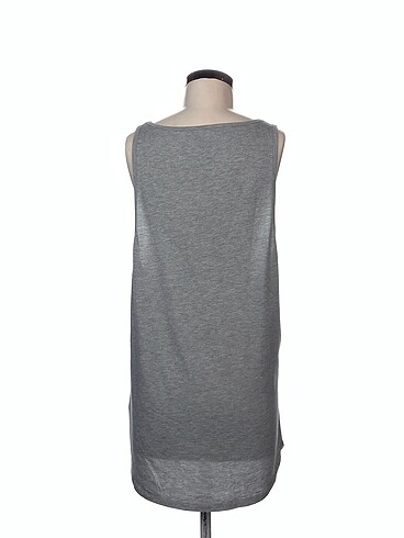 l Beden Pull and Bear T-shirt %70 İndirimli.
