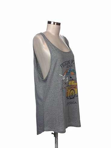 Pull and Bear Pull and Bear T-shirt %70 İndirimli.