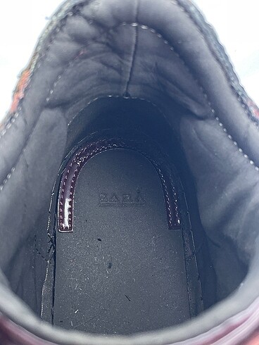 42 Beden bordo Renk Zara Bot %70 İndirimli.