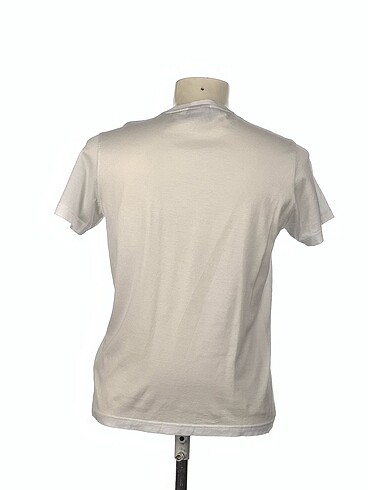 m Beden Diğer T-shirt %70 İndirimli.