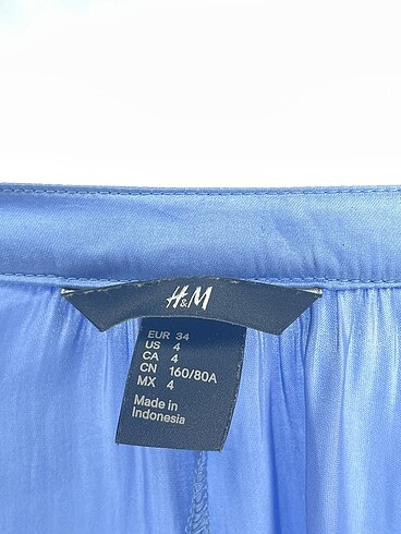 34 Beden mavi Renk H&M Bluz %70 İndirimli.