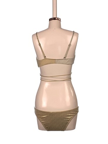 38 Beden Trendyol & Milla Bikini %70 İndirimli.