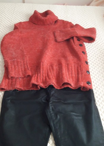 Kırmızı Düğmeli Boğazlı Kadın Kazak pantolon. - Görsel 2