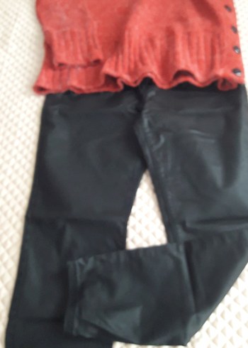 Kırmızı Düğmeli Boğazlı Kadın Kazak pantolon. - Görsel 4