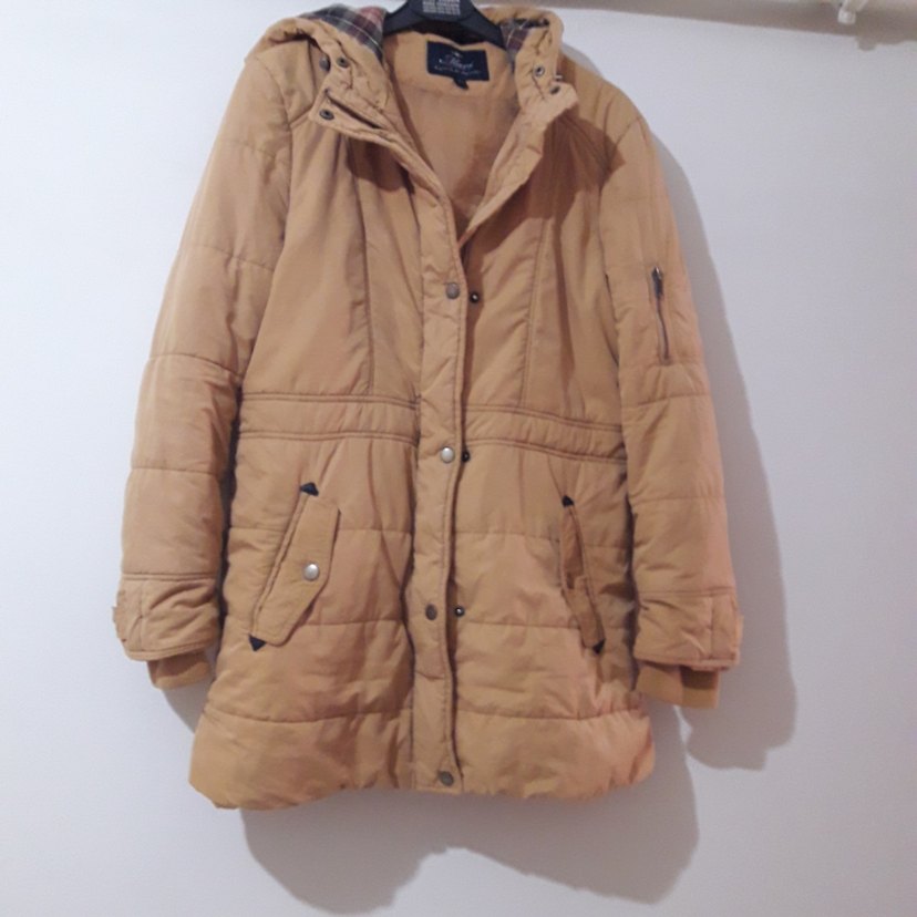 Kadın Kışlık Düğmeli Mont 40  beden temiz ürün. - Görsel 2