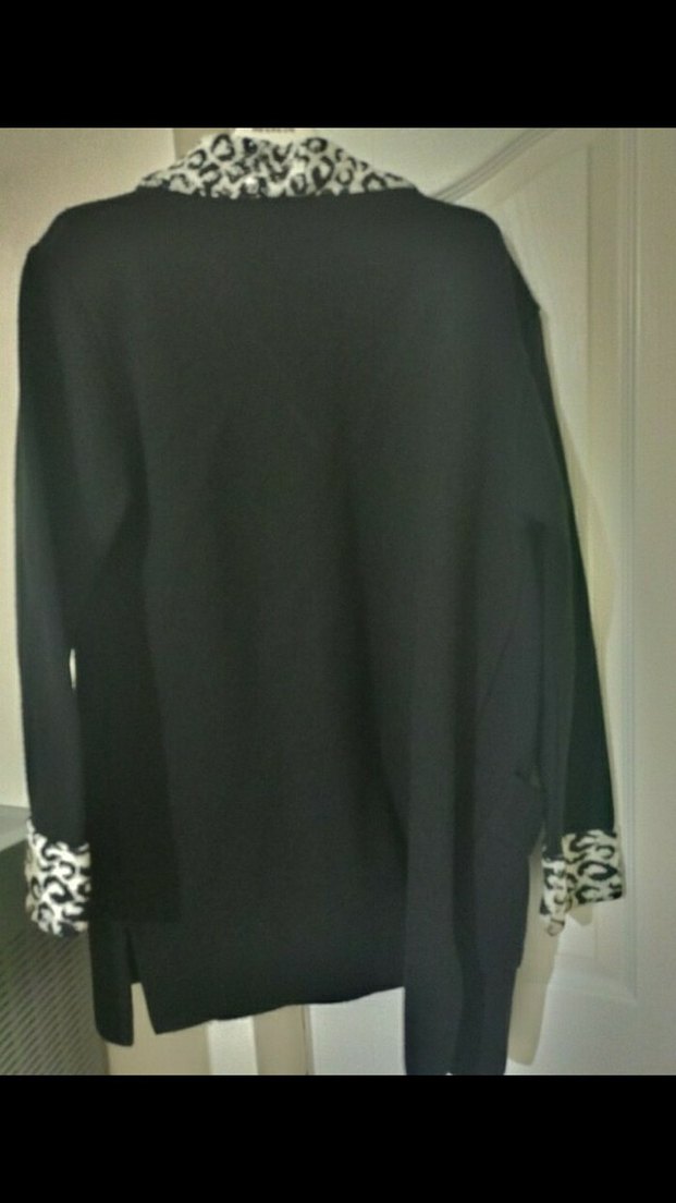 Siyah Yılan Desenli Uzun Kadın Kaban - Görsel 4