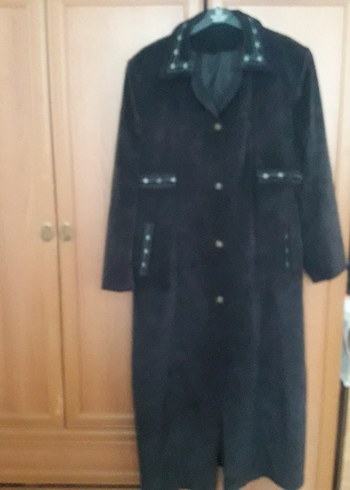 Siyah Uzun kadife Düğmeli Kadın Kaban - Görsel 2