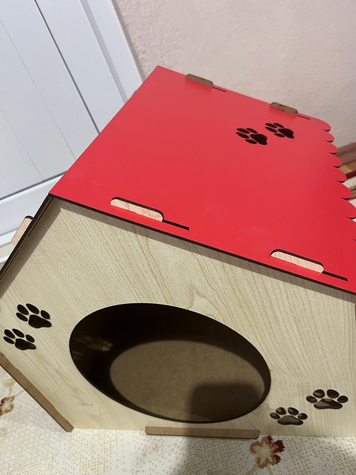Kırmızı Çatılı Ahşap Kedi Evi - Görsel 2