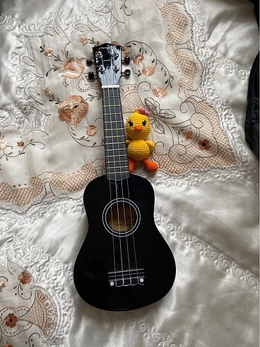Ukulele saprona siyah