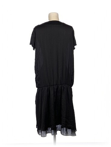 xl Beden PreLoved Günlük Elbise %70 İndirimli.
