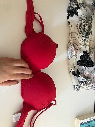 Penti bikini üstü