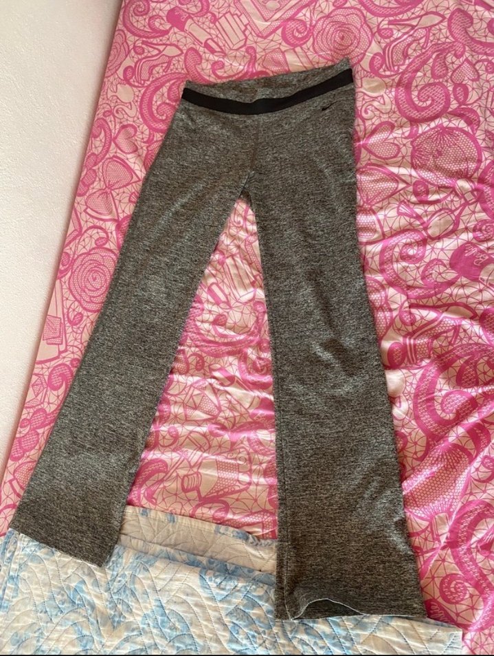 Nike Gri Spor Tayt Kadınlar için — görsel 2/4