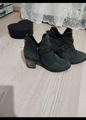 Gri Süet Kadın Botları, Tokalı, Topuklu - Görsel 2