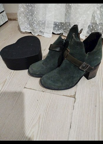 Gri Süet Kadın Botları, Tokalı, Topuklu - Görsel 4