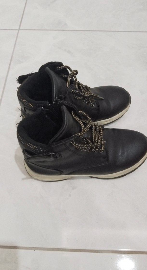 Siyah Kemerli Erkek Çocuk Botu - Görsel 2