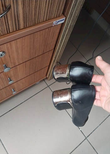 Siyah Pileli Stiletto Kadın Ayakkabi - Görsel 3