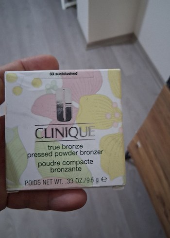 Clinique True Bronze Preslenmiş Pudra Bronzlaştırıcı