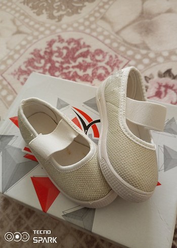 Beyaz Kız Çocuk Babet - Cırtcırtlı - Görsel 3