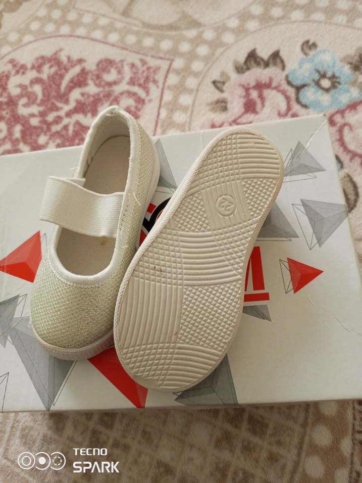 Beyaz Kız Çocuk Babet - Cırtcırtlı - Görsel 2