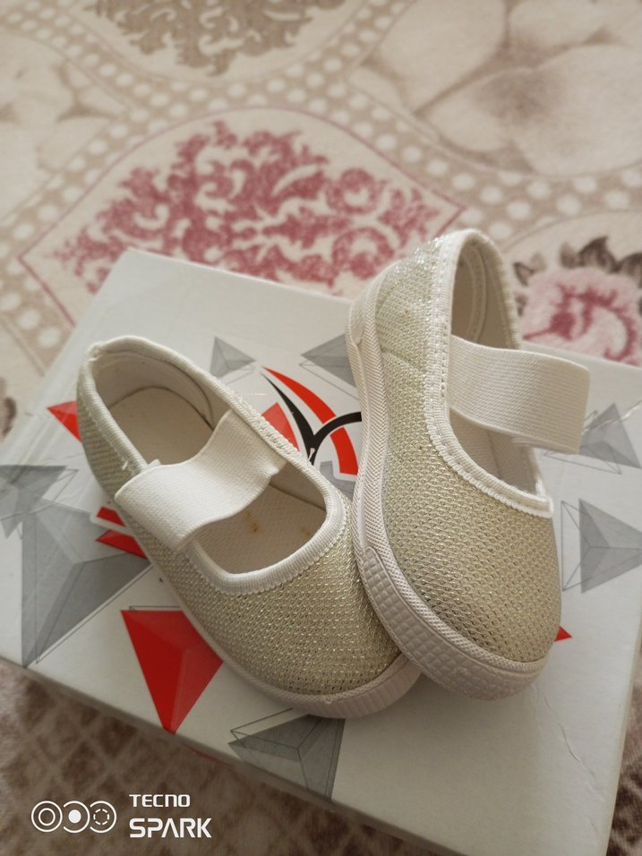 Beyaz Kız Çocuk Babet - Cırtcırtlı - Görsel 3