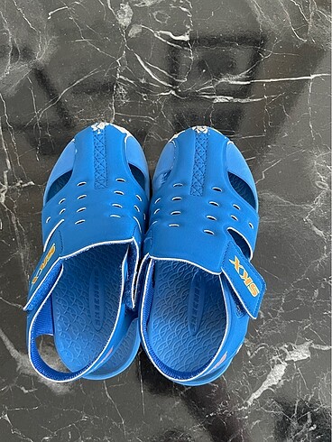 26 Beden Skechers sandalet