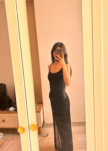 Siyah V Yaka İnce Askılı Midi Elbise - Görsel 3