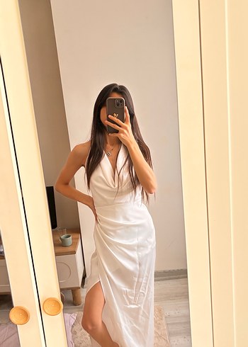 Beyaz Drapeli Midi Elbise - Görsel 4