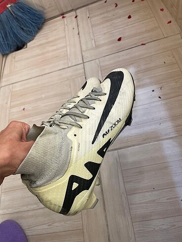 42.5 Beden sarı Renk Nike krampon