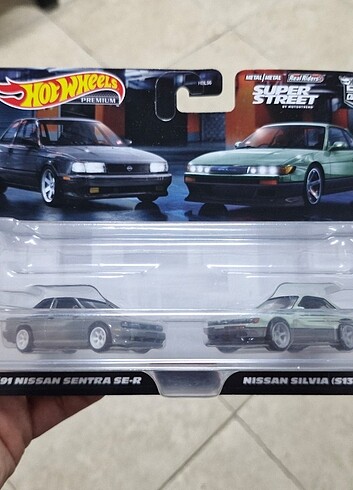  Hotwheels 2li set Nissan Sentra ve bissan silvia