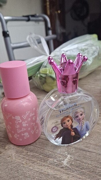 Barbie-frozen parfüm