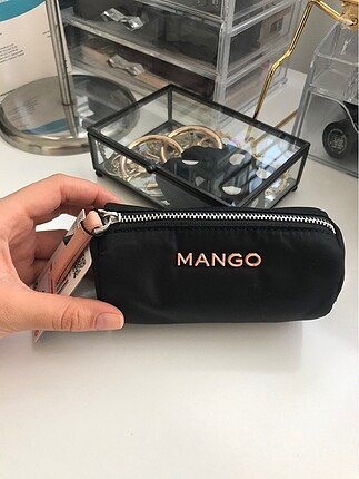 Mango Mango teknik kumaşlı makyaj çantası
