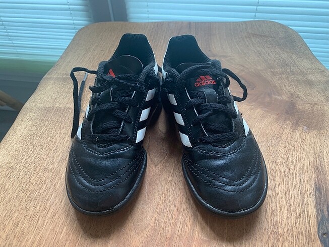 Adidas halı saha ayakkabı 30 no