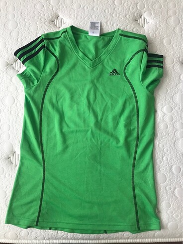 Adidas tişört