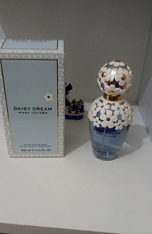 Daisy Marc Jacobs