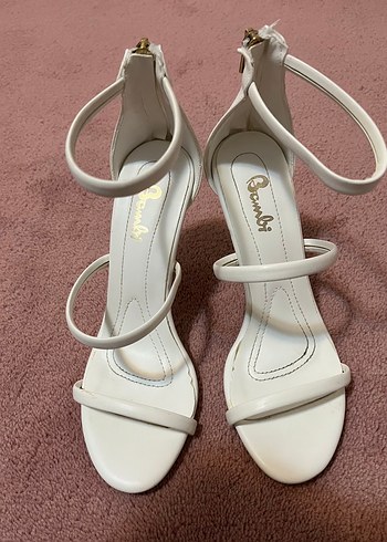 Bantlı topuklu ayakkabı - Görsel 7