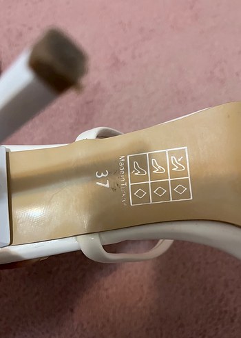 Bantlı topuklu ayakkabı - Görsel 3