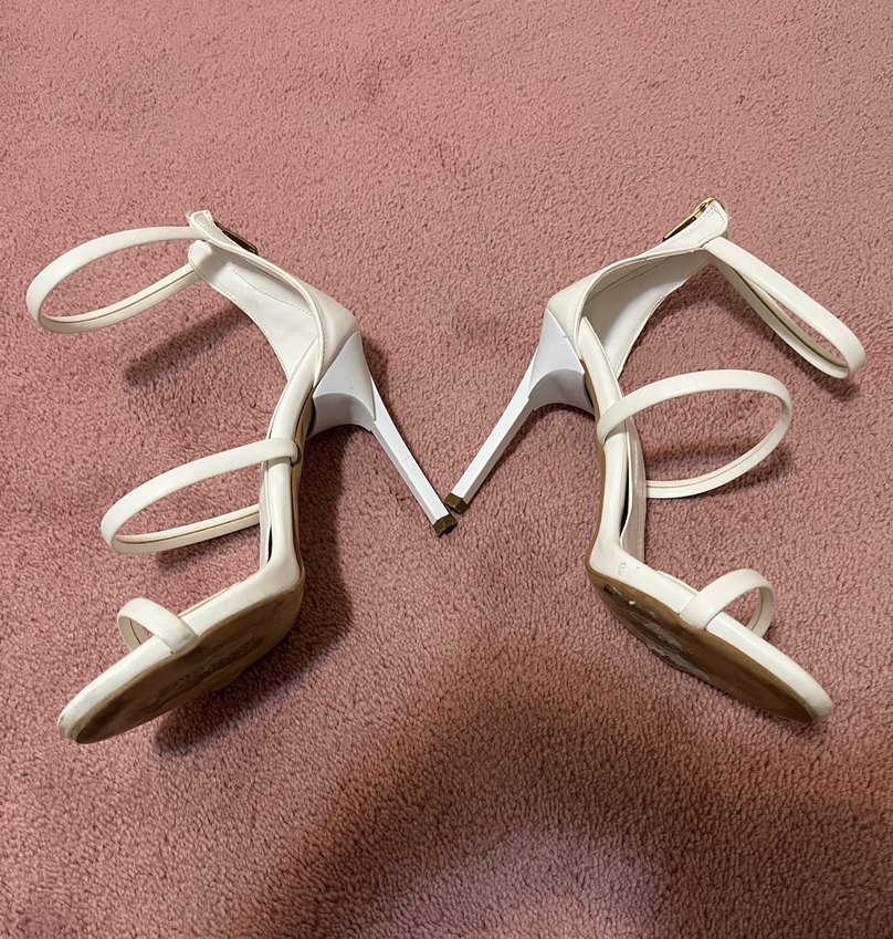 Bantlı topuklu ayakkabı - Görsel 4