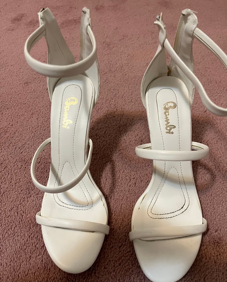 Bantlı topuklu ayakkabı - Görsel 2