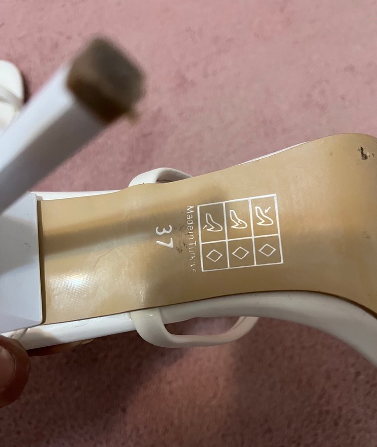 Bantlı topuklu ayakkabı - Görsel 3