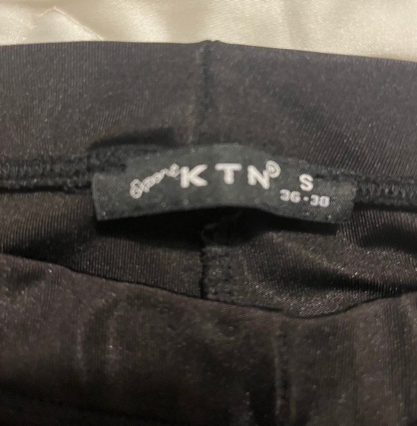 Siyah hafif parlak tayt - Görsel 2